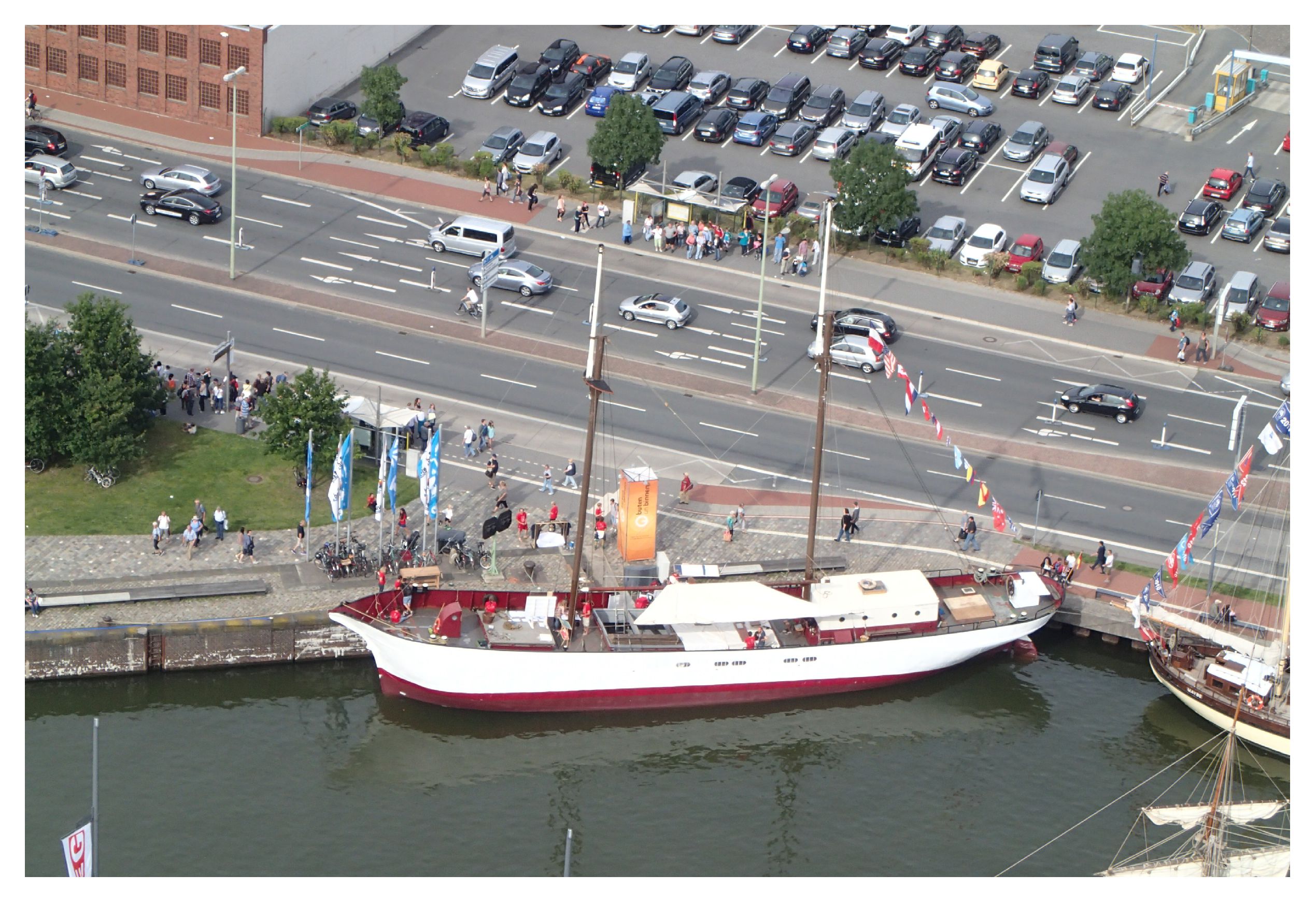 AVONTUUR noch unfertig in Bremerhaven 2015